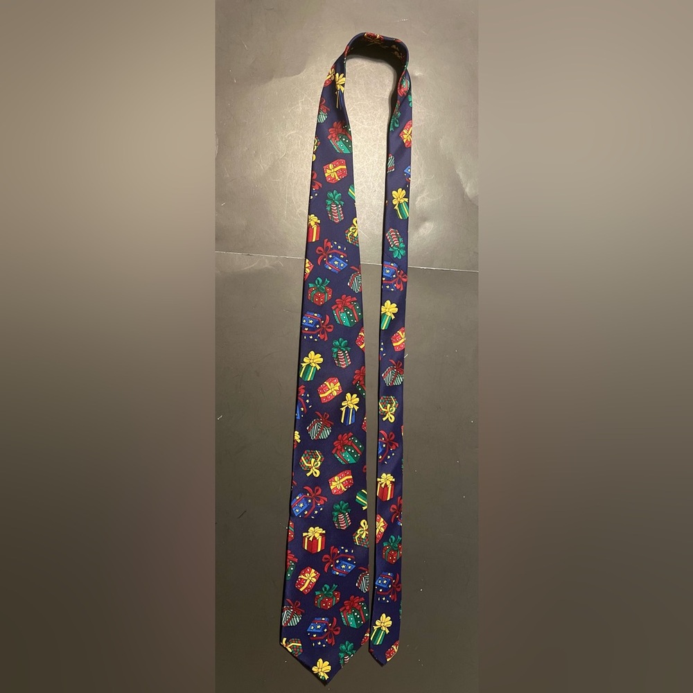 Noel Blue 100% Silk Men’s Neck Tie With Presents 🎁 Design